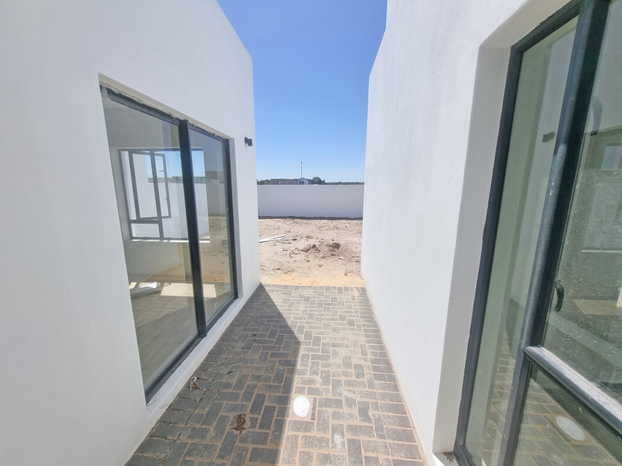 To Let 4 Bedroom Property for Rent in Cape Farms Western Cape